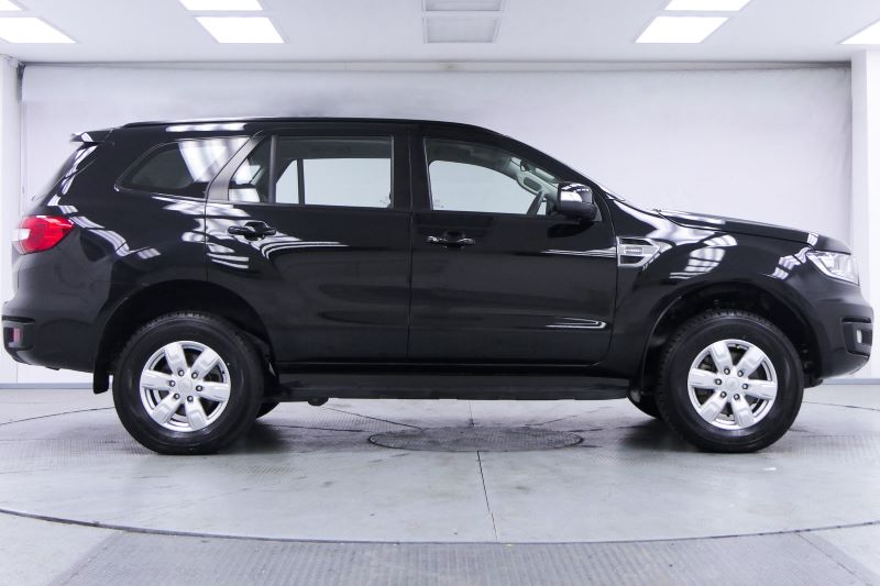 FORD EVEREST 2.0 TURBO TREND 2WD AT