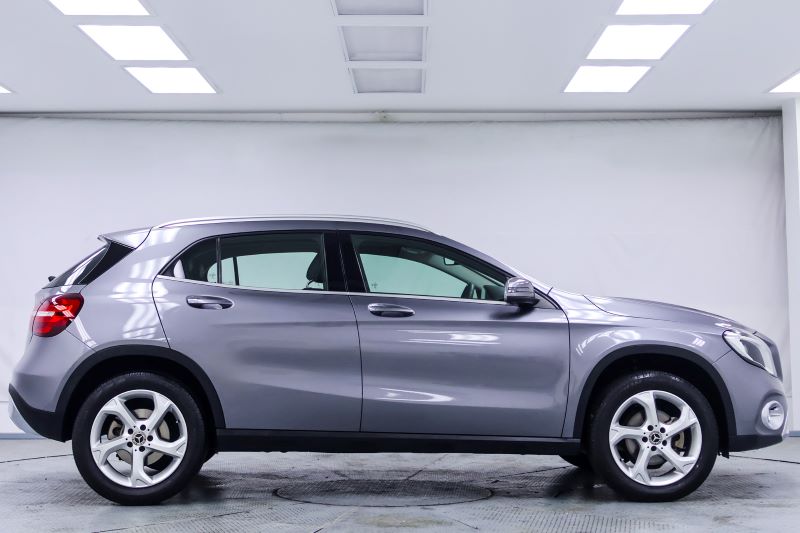 GLA200 Urban W156