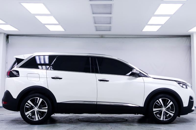 PEUGEOT 5008 Allure