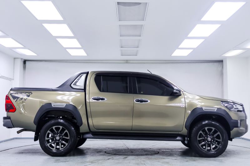 TOYOTA REVO DOUBLE CAB 2.8 ROCCO (4WD) (AT) 