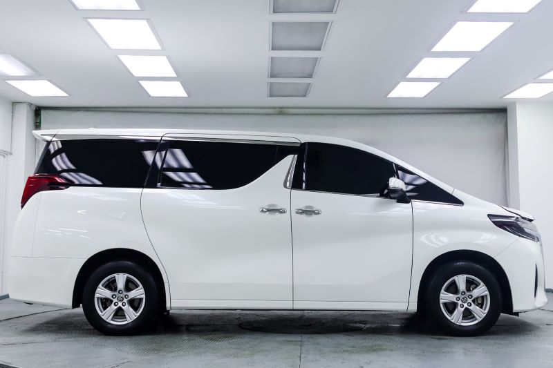 TOYOTA ALPHARD HYBRID2.4 