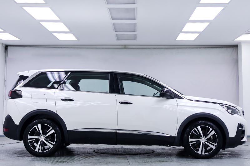 PEUGEOT 5008 ACTIVE