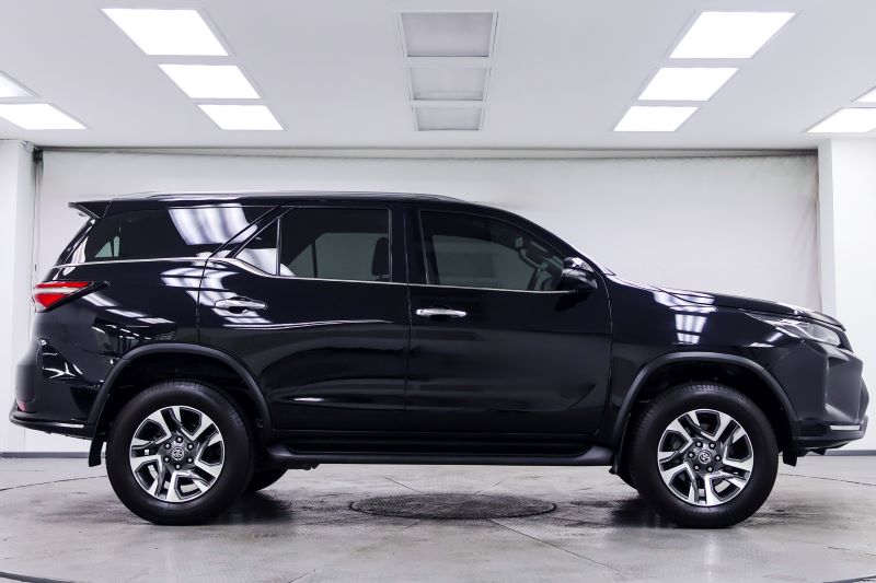 TOYOTA FORTUNER 2.4V 2WD