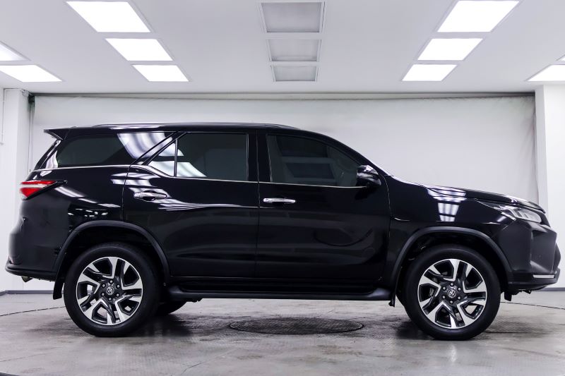 TOYOTA Fortuner 2.8 Legender Black Top 4WD 