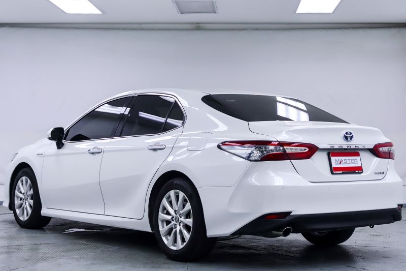 Hybrid 2.5 Premium Luxury
