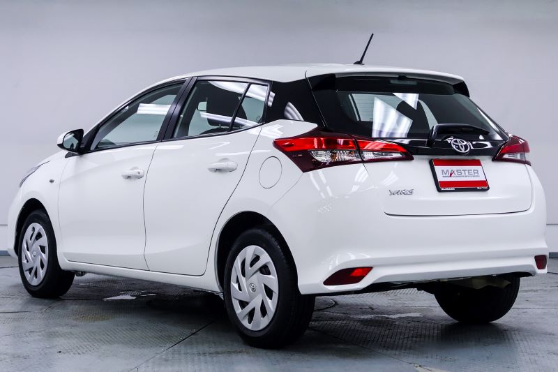 TOYOTA YARIS 1.2 ECO Entry 