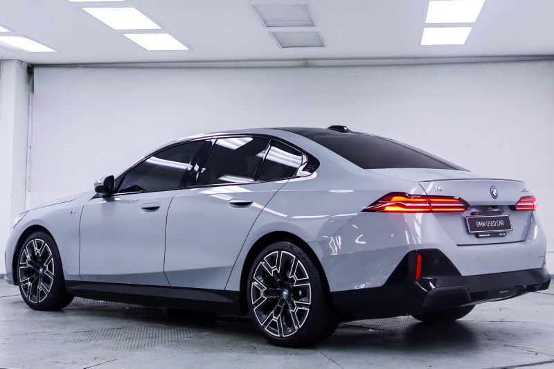 BMW i50 eDrive40 RHD-G60