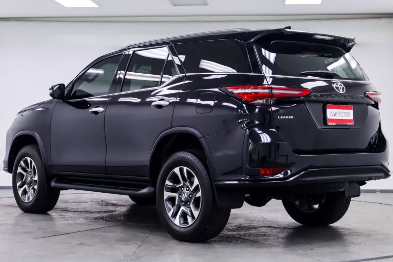 TOYOTA FORTUNER 2.4V 2WD