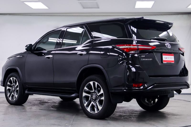 TOYOTA Fortuner 2.8 Legender Black Top 4WD 