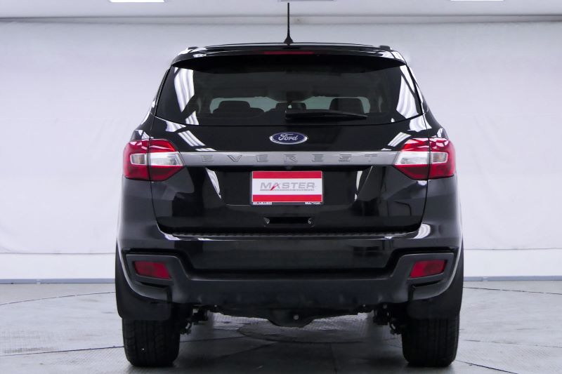 FORD EVEREST 2.0 TURBO TREND 2WD AT