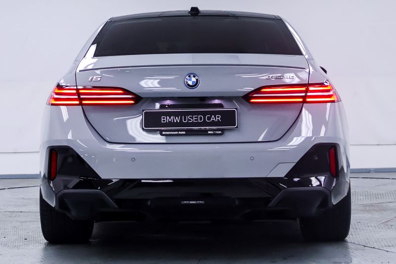BMW i50 eDrive40 RHD-G60