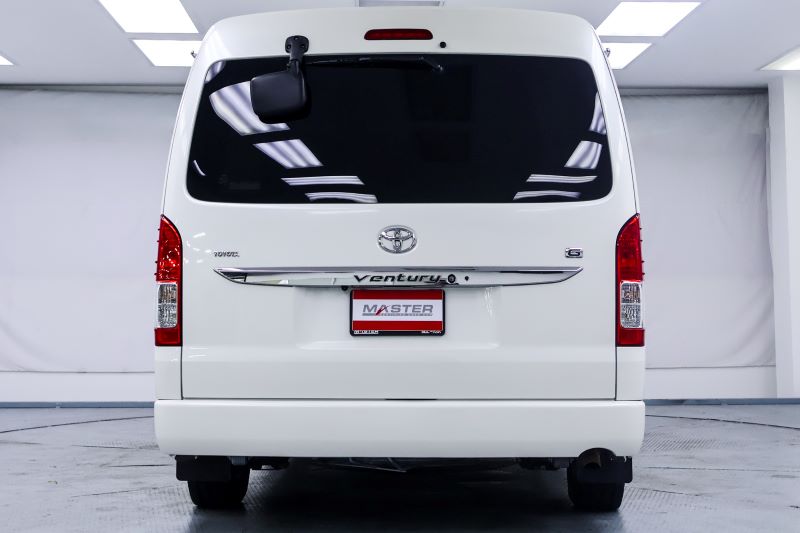 TOYOTA VENTURY 2.7 G (AT) 