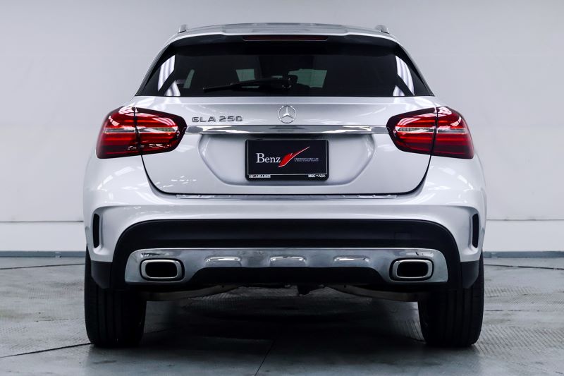 BENZ GLA250 