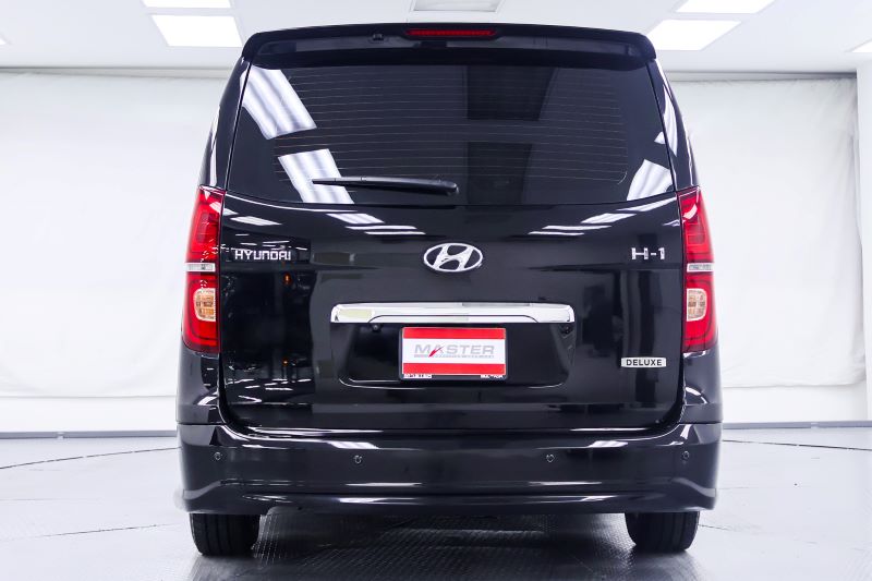 HYUNDAI H-1 2.5 Deluxe (AT) 