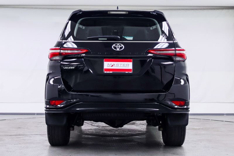 TOYOTA FORTUNER 2.4V 2WD