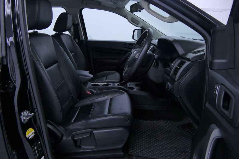 FORD EVEREST 2.0 TURBO TREND 2WD AT