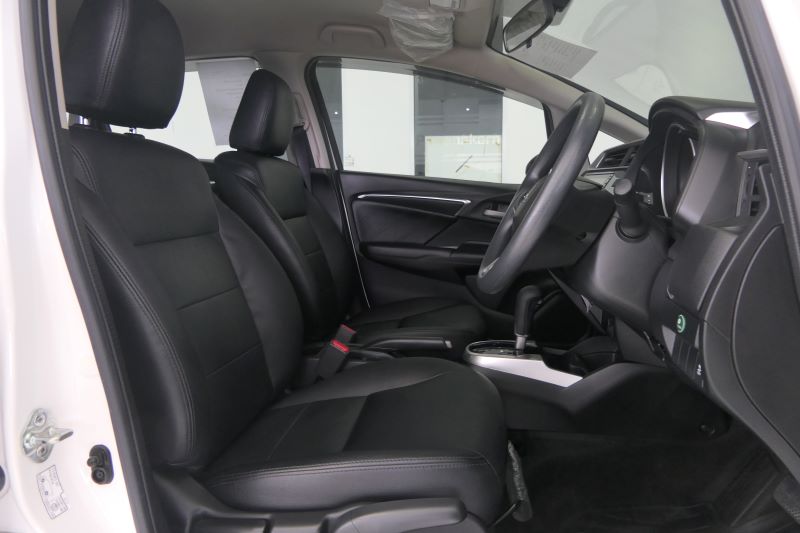 HONDA JAZZ 1.5 V+ AT 