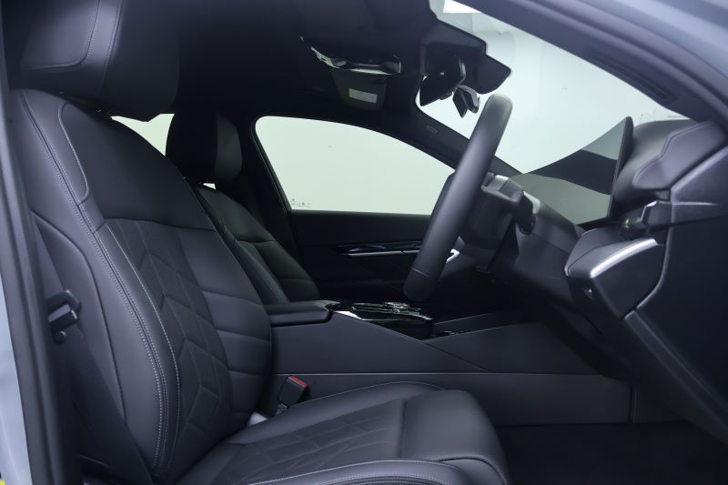 BMW i50 eDrive40 RHD-G60