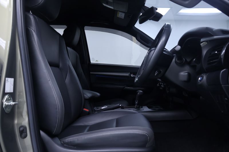 TOYOTA REVO DOUBLE CAB 2.8 ROCCO (4WD) (AT) 