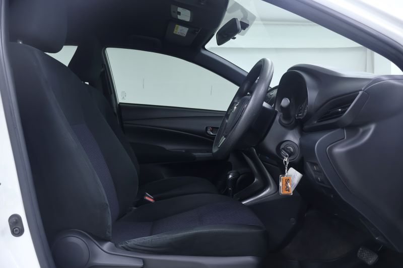 TOYOTA YARIS 1.2 Entry 