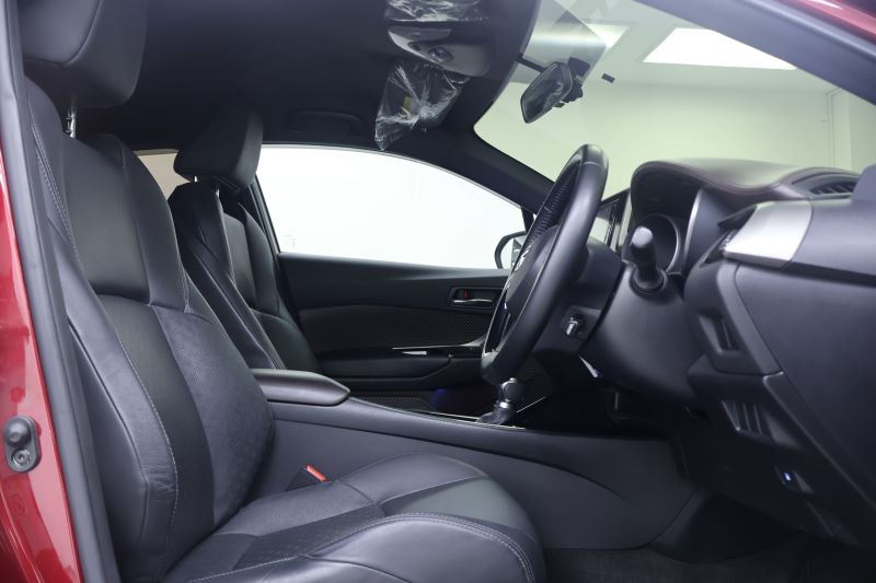 TOYOTA CH-R Hybrid1.8 MID 