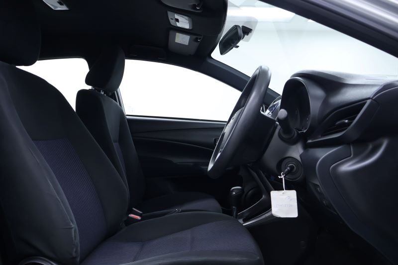 TOYOTA YARIS 1.2 ENTRY