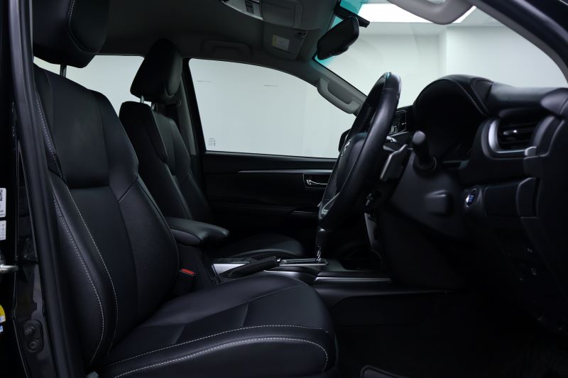 TOYOTA FORTUNER 2.4V 2WD