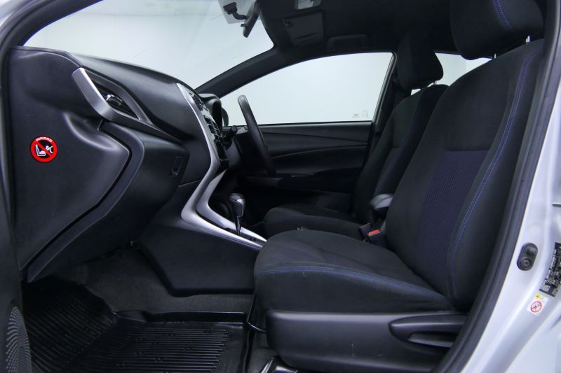 TOYOTA YARIS 1.2 E MNC