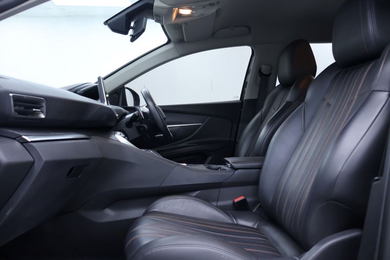 PEUGEOT 5008 ACTIVE 