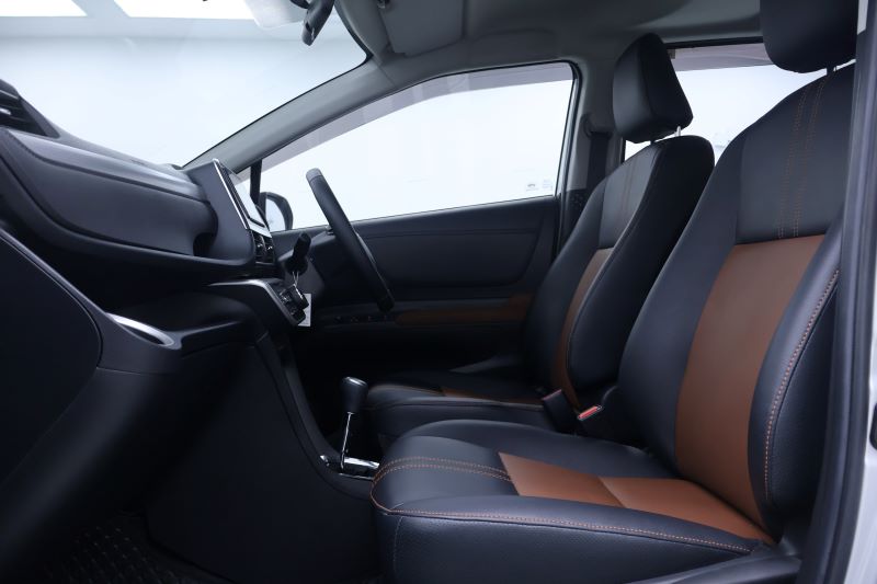 TOYOTA SIENTA 1.5V