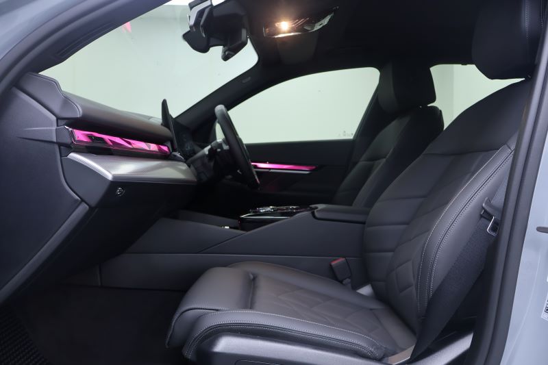 BMW i50 eDrive40 RHD-G60