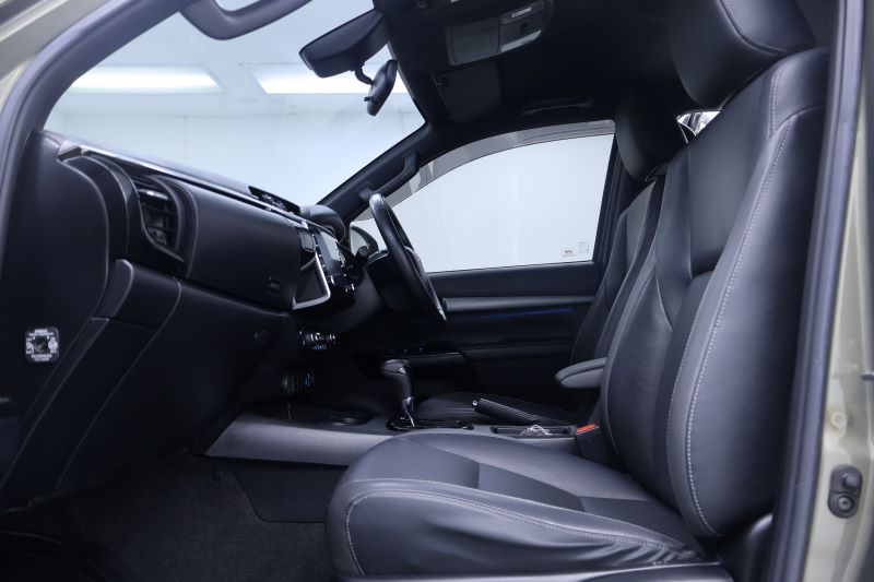 TOYOTA REVO DOUBLE CAB 2.8 ROCCO (4WD) (AT) 