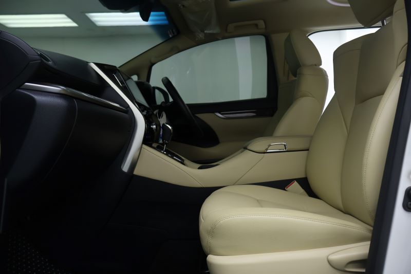 TOYOTA ALPHARD HYBRID2.4 