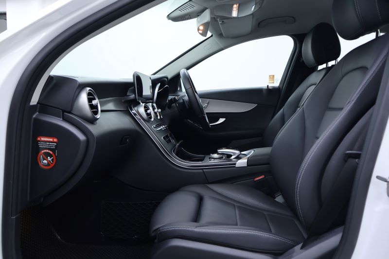 BENZ C300e AVANTGARDE - W205