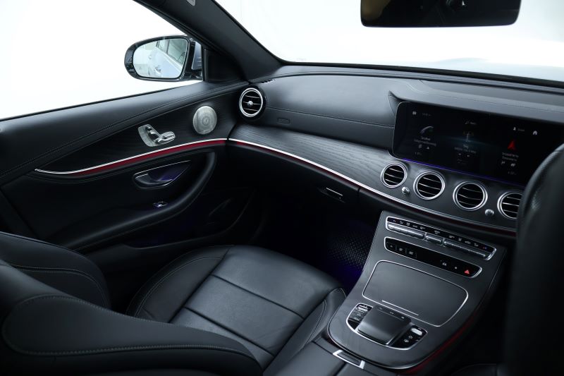 BENZ E300e AMG DYNAMIC - W213