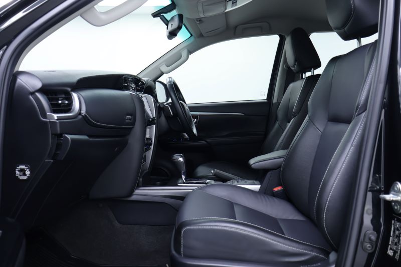TOYOTA FORTUNER 2.4V 2WD