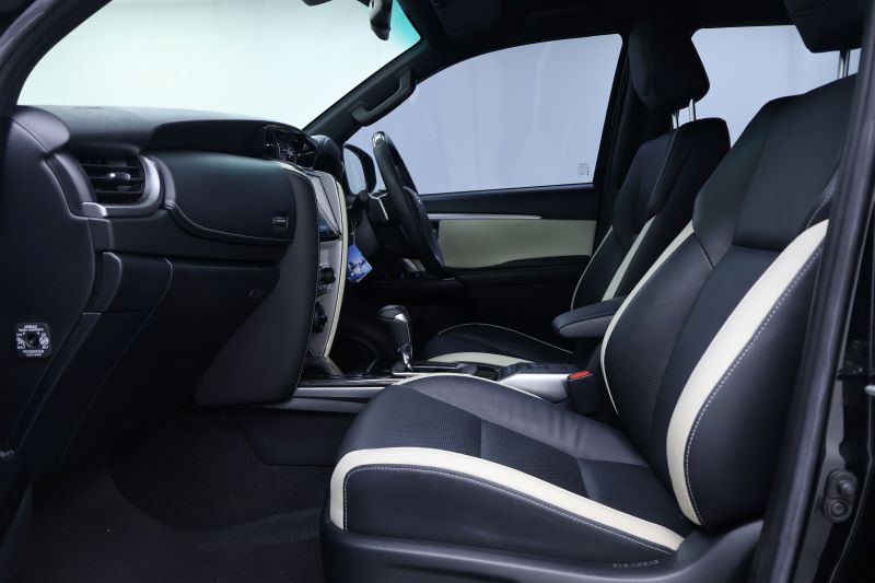 TOYOTA Fortuner 2.8 Legender Black Top 4WD 