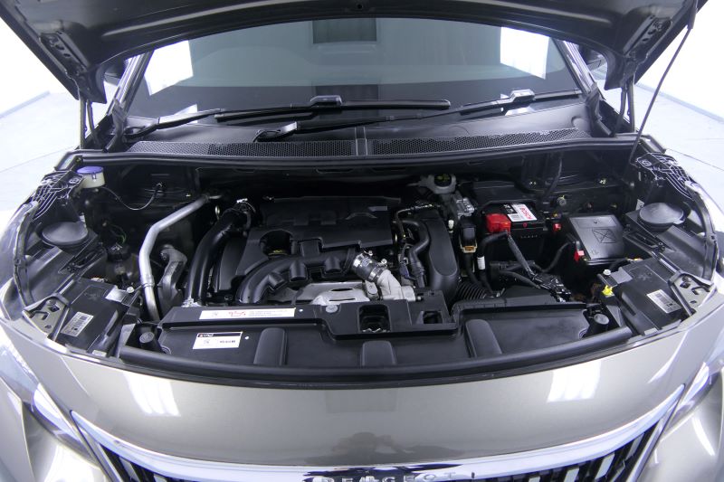 PEUGEOT 5008 ACTIVE 