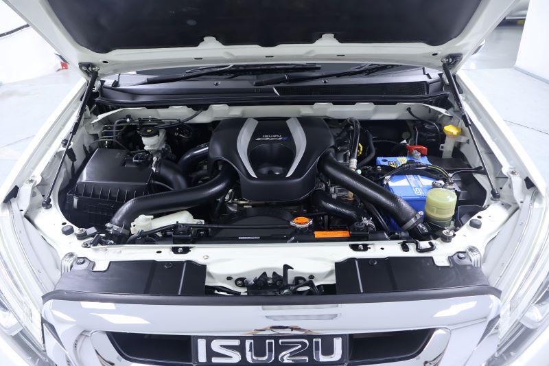 ISUZU MU-X 3.0 VGS DVD NAVI (2WD)