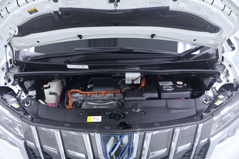 TOYOTA ALPHARD HYBRID2.4 