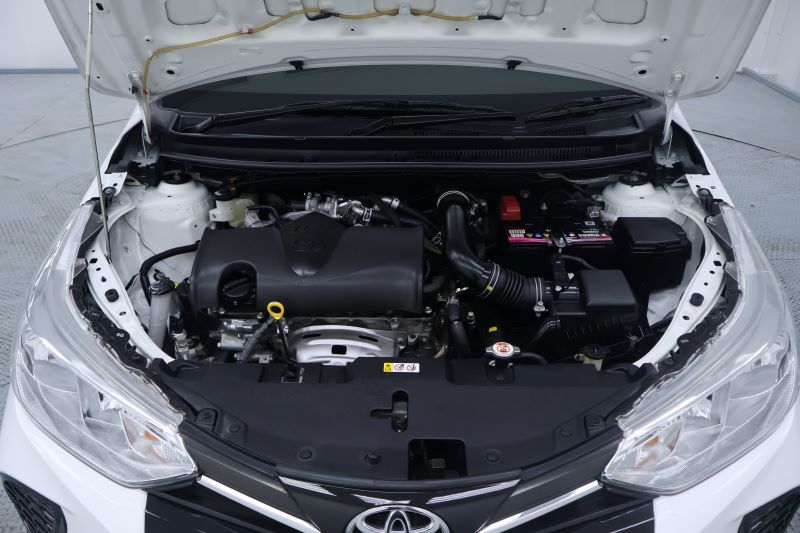 TOYOTA YARIS 1.2 Entry 