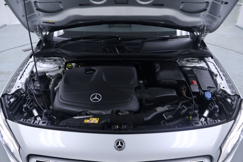 BENZ GLA250 