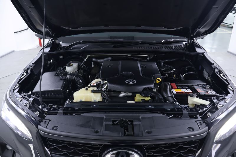 TOYOTA Fortuner 2.8 Legender Black Top 4WD 