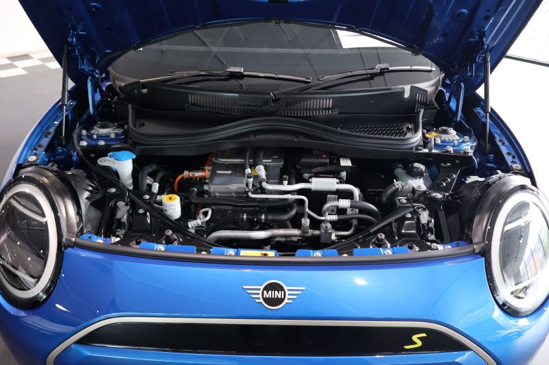 MINI Couper SE HihgTrim JO1