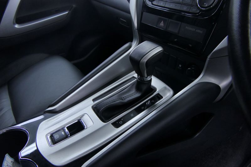 MITSUBISHI PAJERO SPORT 2.4 GT 