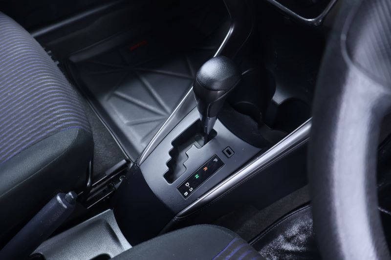 TOYOTA YARIS 1.2 ECO Entry 