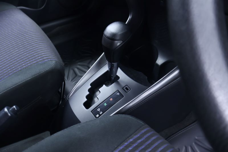 TOYOTA YARIS 1.2 ENTRY 