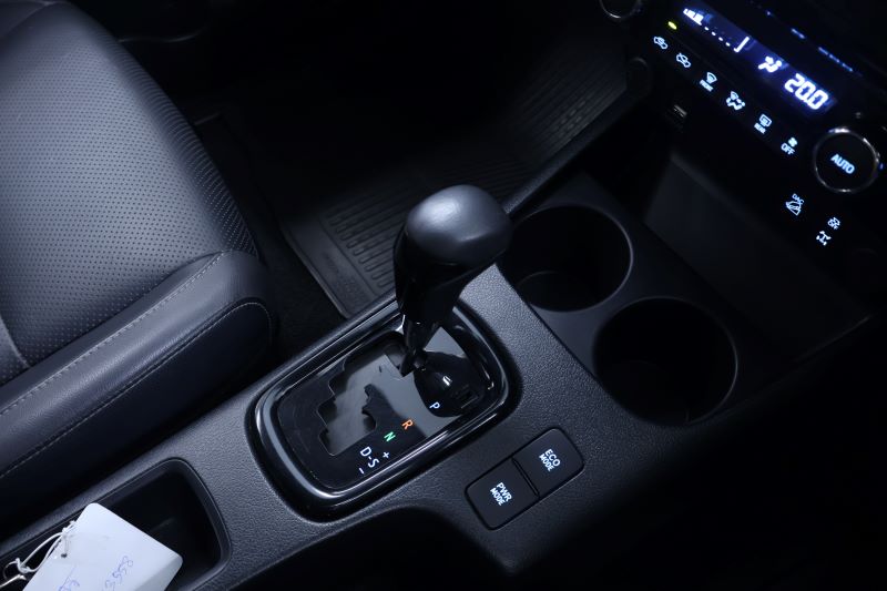 TOYOTA REVO DOUBLE CAB 2.8 ROCCO (4WD) (AT) 