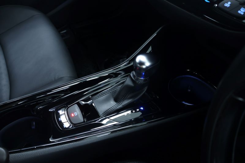 TOYOTA CHR 1.8 Hybrid MID 