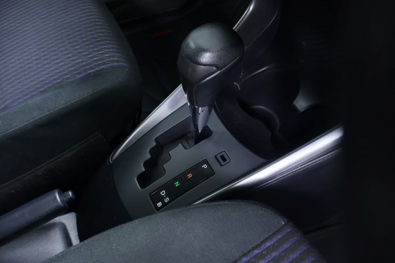 TOYOTA YARIS 1.2 Entry 